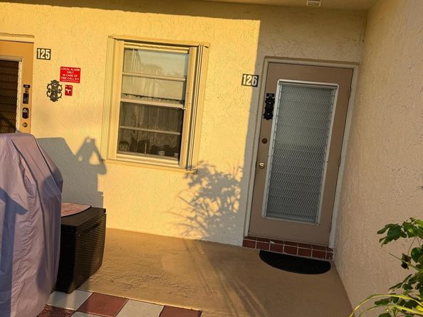 130 Lake Meryl Drive 126, West Palm Beach FL 33411