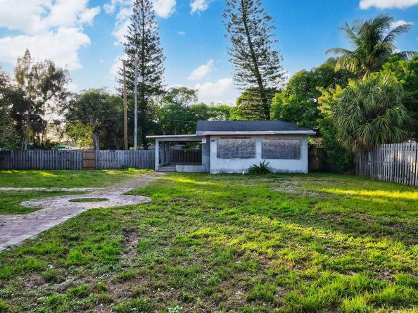 122 SW 8th Avenue, Delray Beach FL 33444