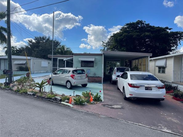 1865 SW 87th Ter, Davie FL 33324