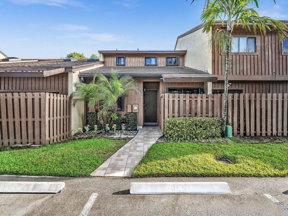 4182 S Pine Island Rd, Davie FL 33328