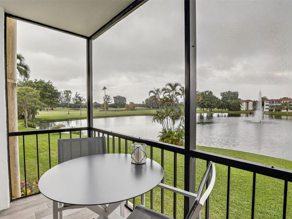 9623 S Hollybrook Lake Dr 204, Pembroke Pines FL 33025