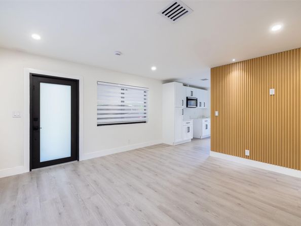 1341 SE 10th Ave, Fort Lauderdale FL 33316