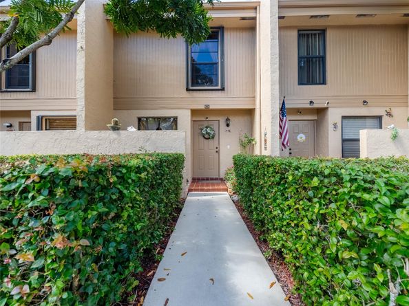 1448 NW 97th Ter 283, Pembroke Pines FL 33024