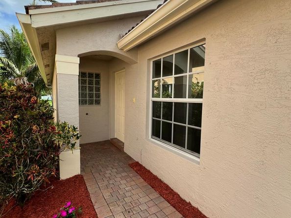 5308 Moon Shadow Lane E, Greenacres FL 33463
