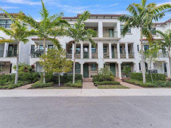 11537 SW 13th Court, Pembroke Pines FL 33025