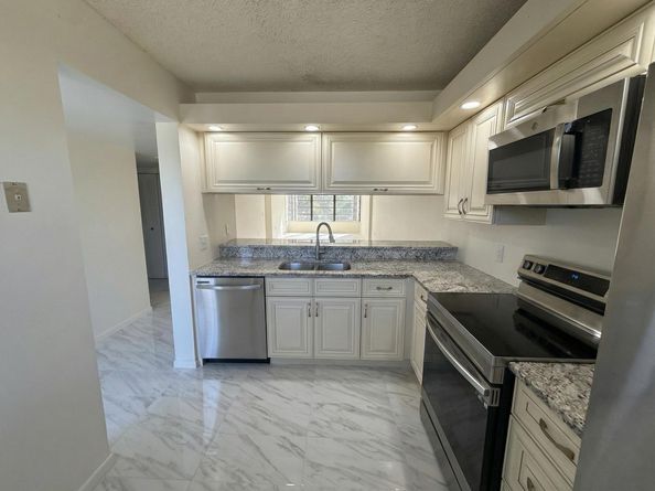 3826 Whitehall Drive 305, West Palm Beach FL 33401