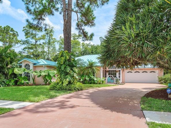 13982 Paddock Drive, Wellington FL 33414