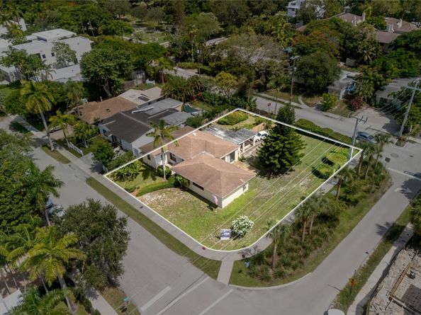 904 SE 11th Ct, Fort Lauderdale FL 33316