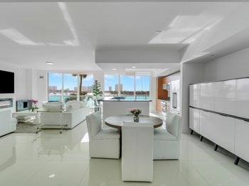 2640 Lake Shore Drive