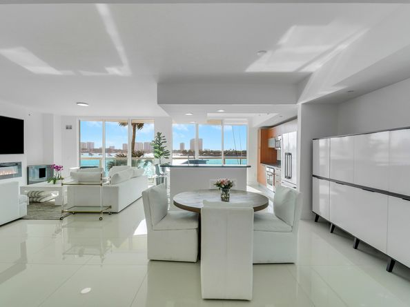 2640 Lake Shore Drive 307, Riviera Beach FL 33404