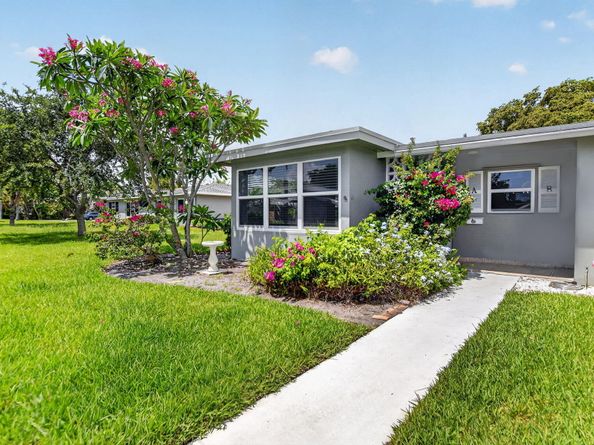 912 South Drive A, Delray Beach FL 33445