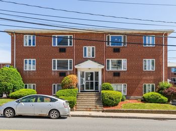 121 Warren St