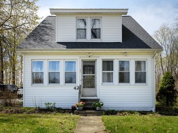 42 Maple Ave