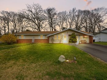 172 Lisa Dr