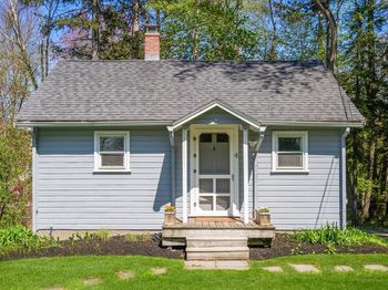 4 Maple Ave.