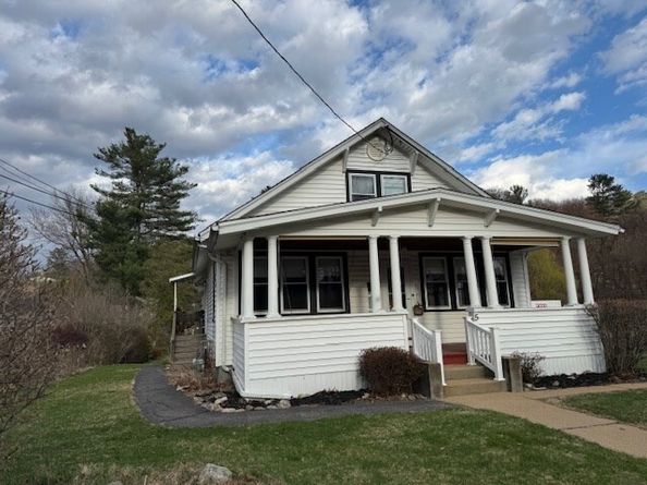 5 Salem Street, Spencer MA 01562