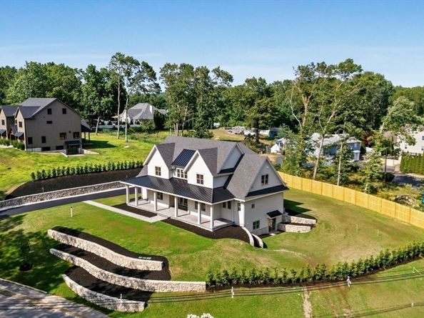 1 Couture Way, Middleton MA 01949