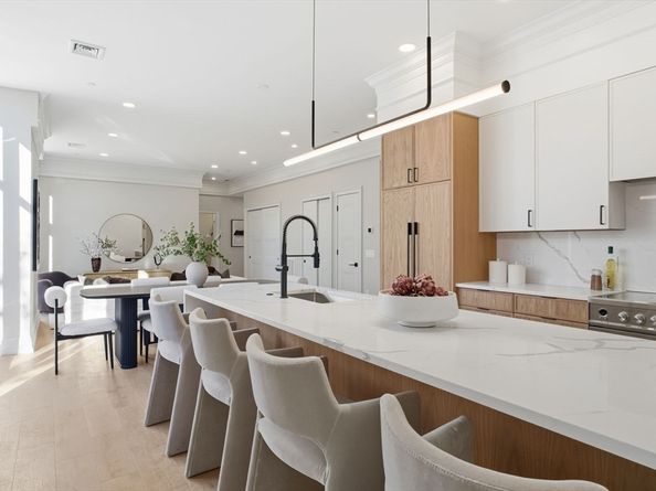 61 Hall Street 1, Waltham MA 02453