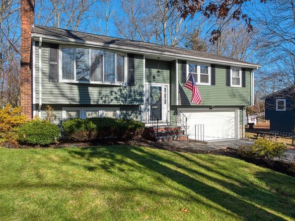 102 Alandale Ave, Brockton MA 02301