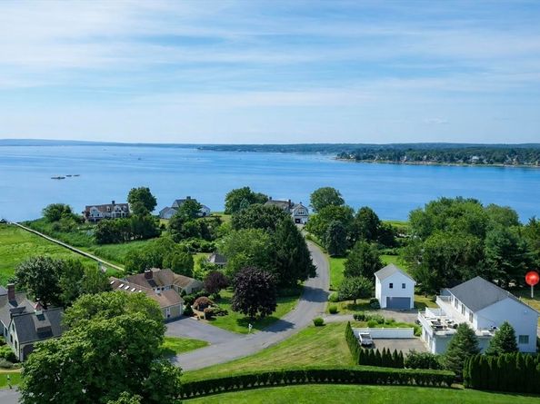 44 Seabury Point Rd, Duxbury MA 02332