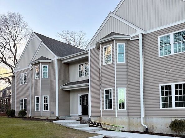 2 S Spooner St 4, Plymouth MA 02360