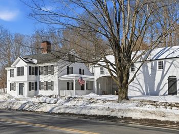 105 Lexington Rd