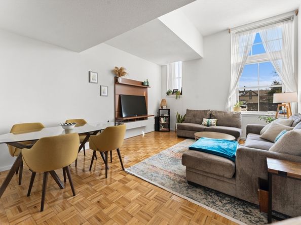 51 Pettee St 31, Newton MA 02464