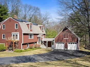 9 Cyndy Ln