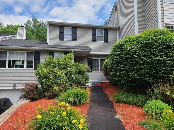 202 Torrey Ln Ext 202, Holden MA 01520