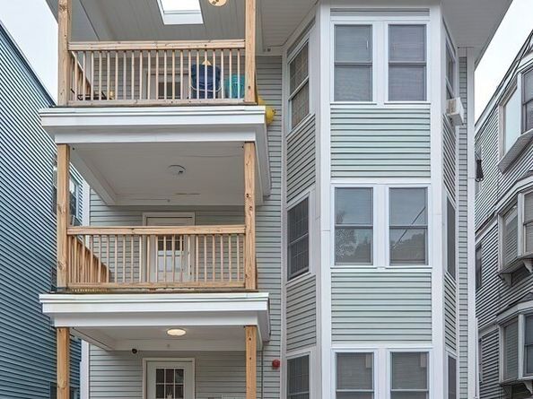 35 Ellington St, Boston MA 02121