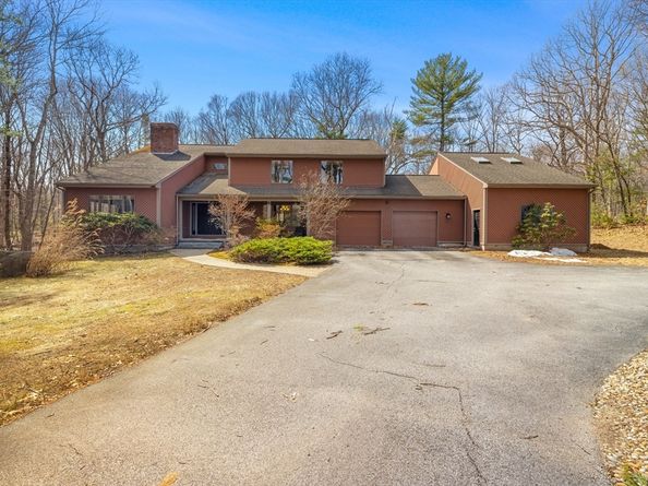 275 Chestnut St, Uxbridge MA 01569