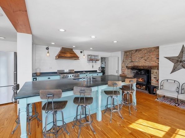 89 Choate St, Essex MA 01929