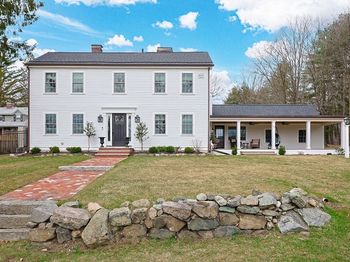 122 Great Plain Ave