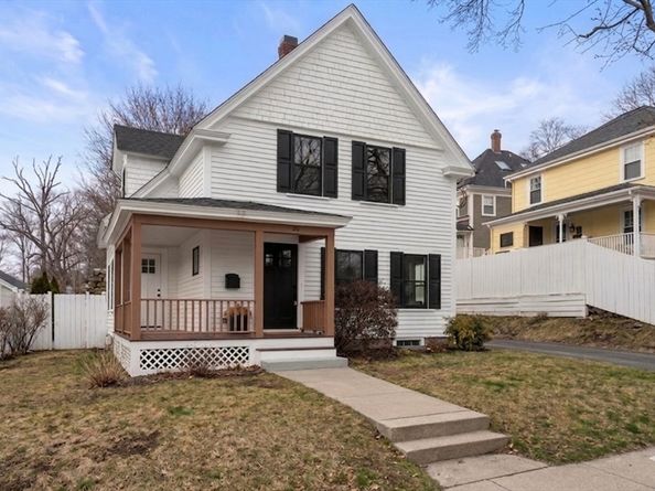 2 Northrop St, Hopedale MA 01747
