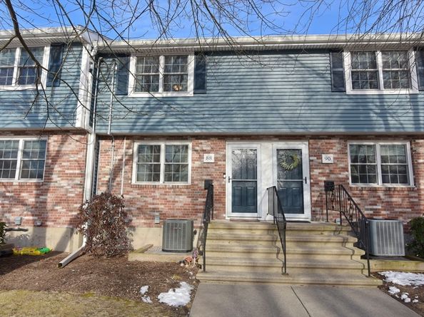 88 Durham Rd 88, Dedham MA 02026