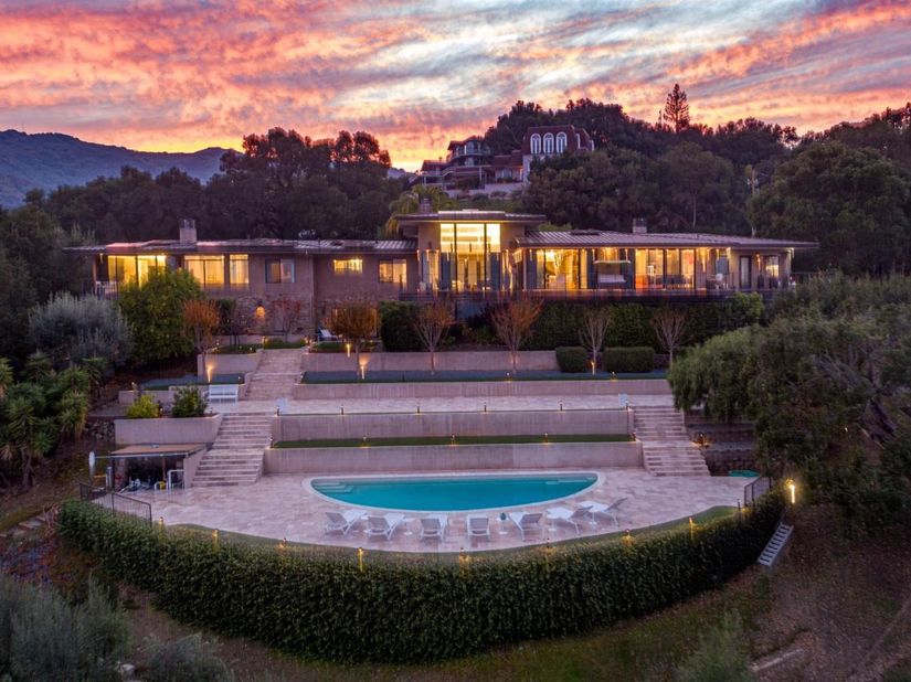 Undisclosed Address #ML82058794, Los Altos Hills CA 94024
