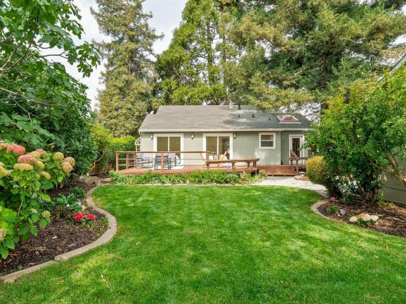 710 7th Avenue, Redwood City CA 94063