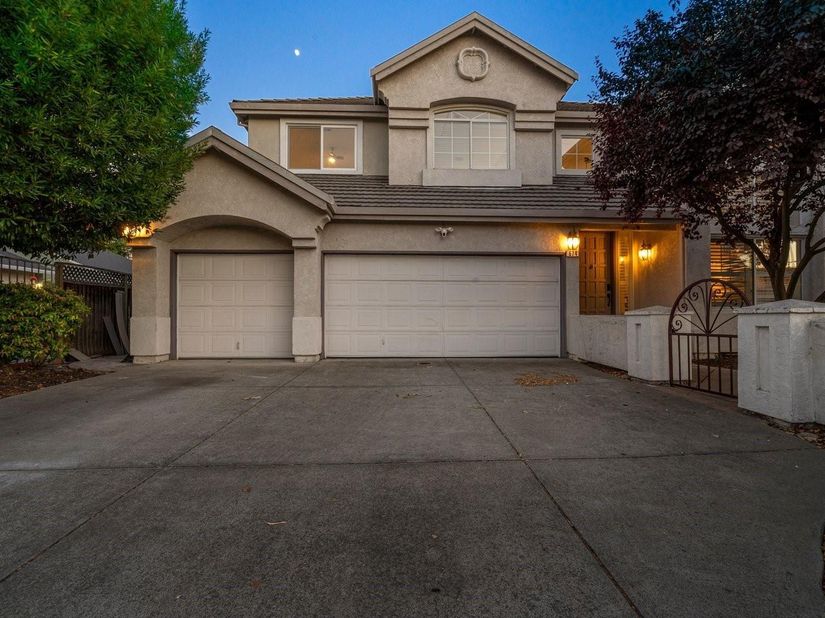 674 W Sunnyoaks Avenue, Campbell CA 95008