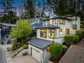 374 El Granada Boulevard