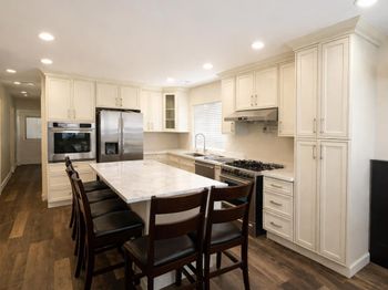 9 N 33rd Street