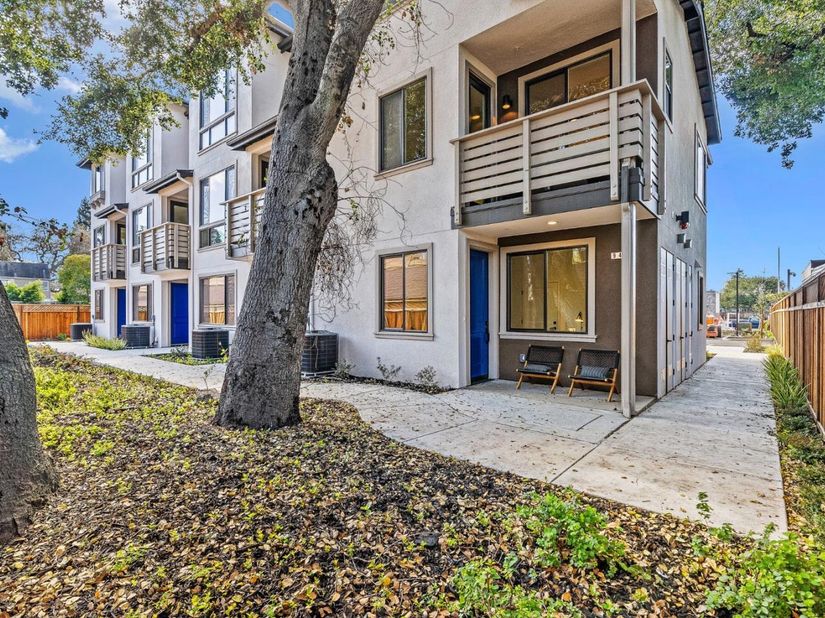 943 Woodside Road, Redwood City CA 94061