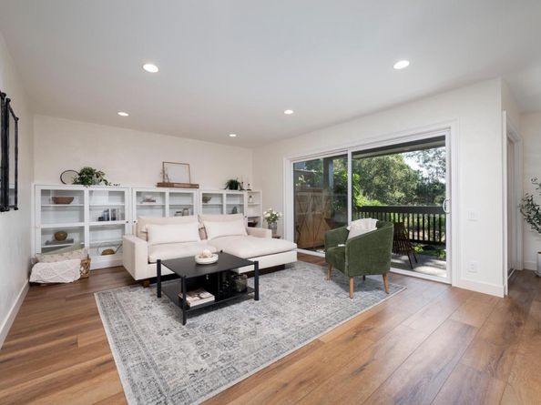 3323 La Mesa Drive 2, San Carlos CA 94070