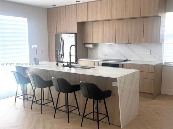 7476 NW 113th Path, Doral FL 33178