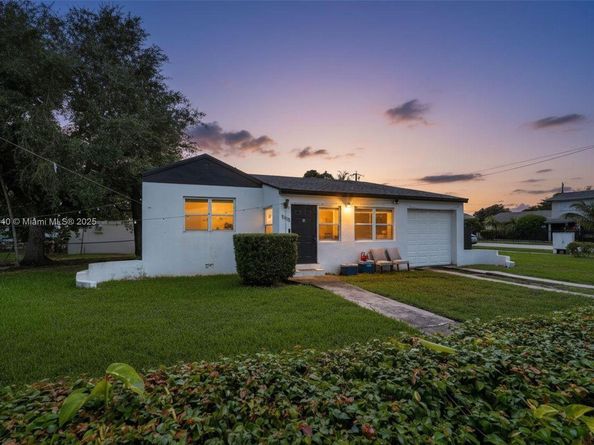 1090 NW 77th St, Miami FL 33150