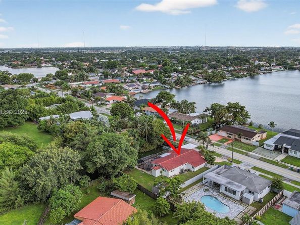 2500 NE 209th Ter, Miami FL 33180