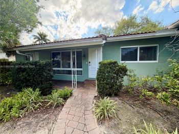 1581 SW 27th Ter