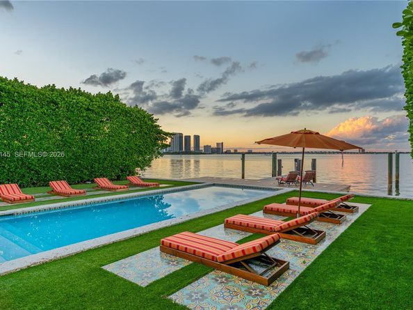 1277 N Venetian Way, Miami FL 33139