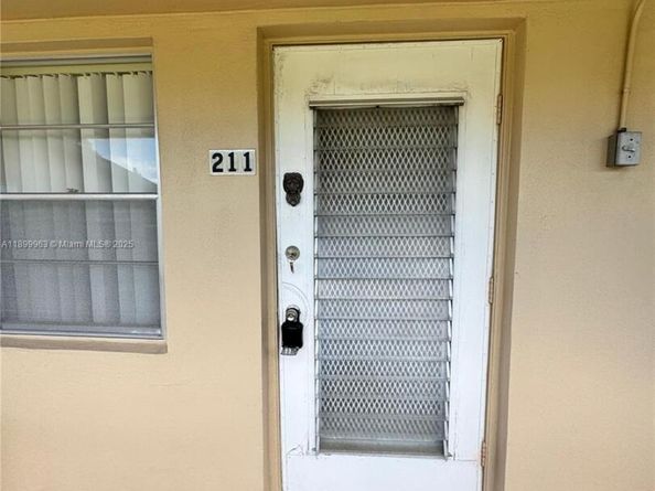 211 Coventry I 211, West Palm Beach FL 33417