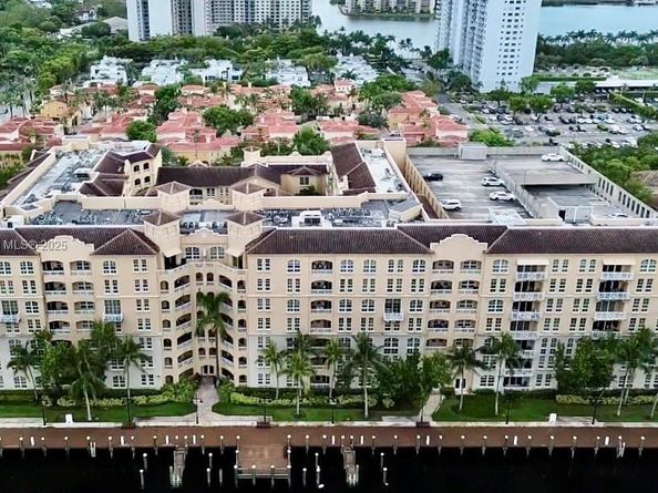 3001 NE 185th St 112, Aventura FL 33180