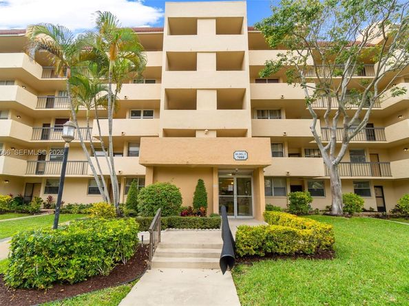 7080 Environ Blvd 226, Lauderhill FL 33319